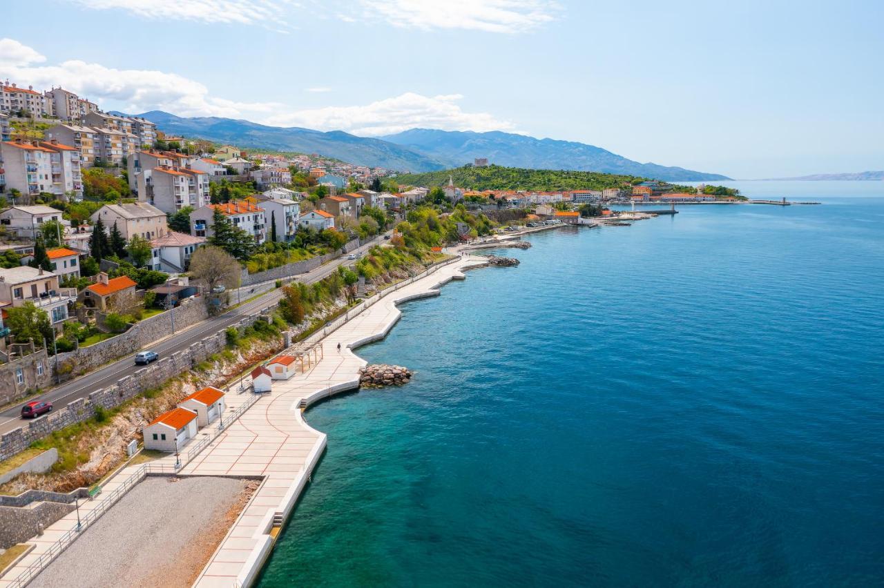 Apartments By The Beach Adela Senj Senj  Dış mekan fotoğraf