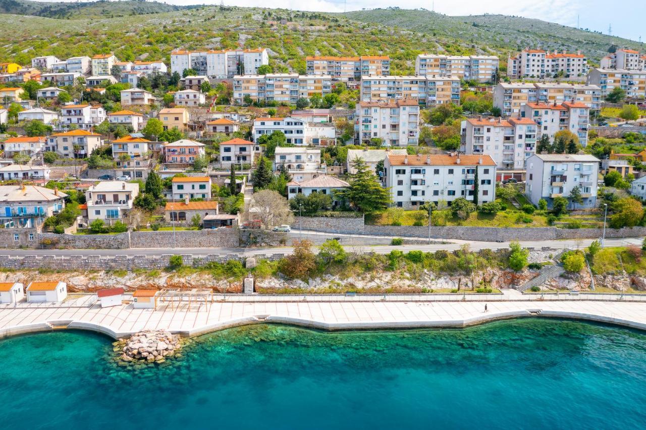 Apartments By The Beach Adela Senj Senj  Dış mekan fotoğraf