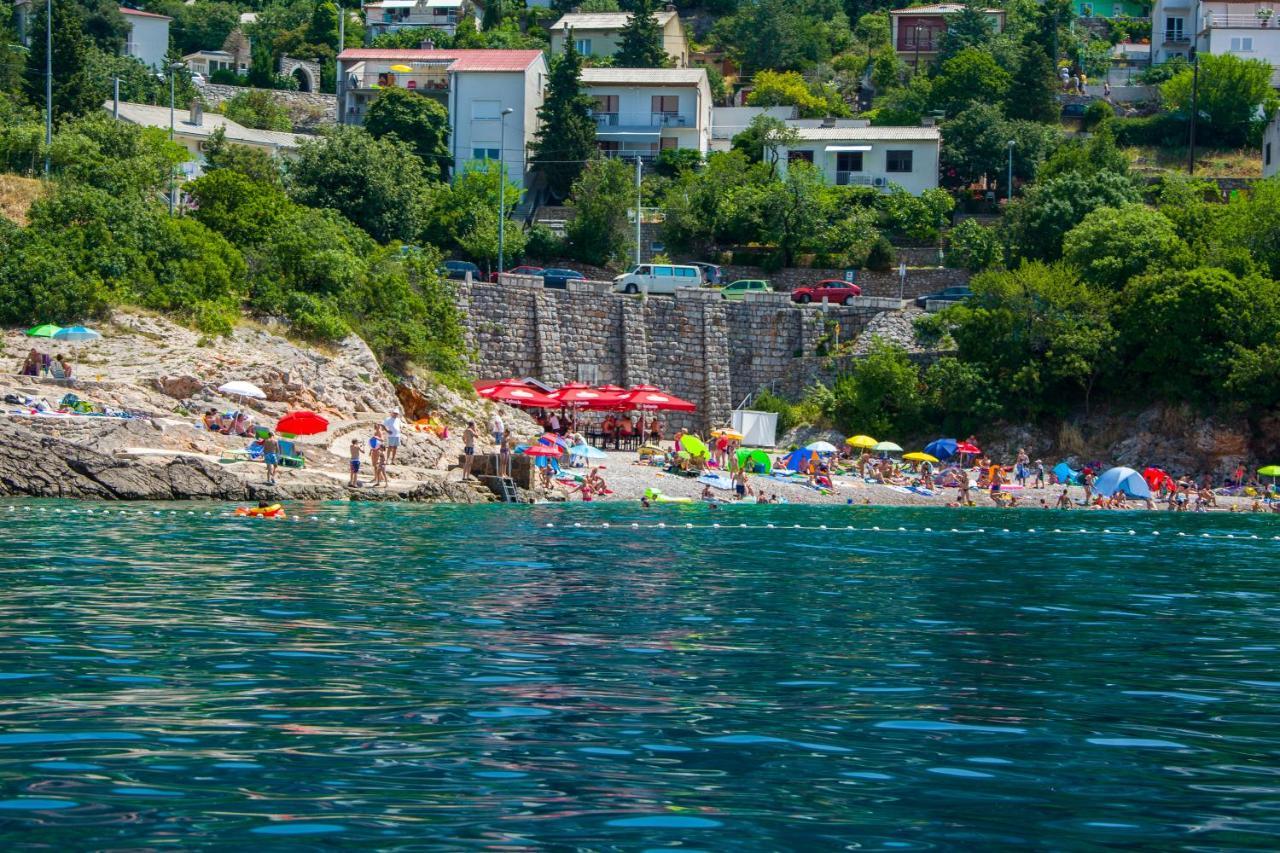 Apartments By The Beach Adela Senj Senj  Dış mekan fotoğraf