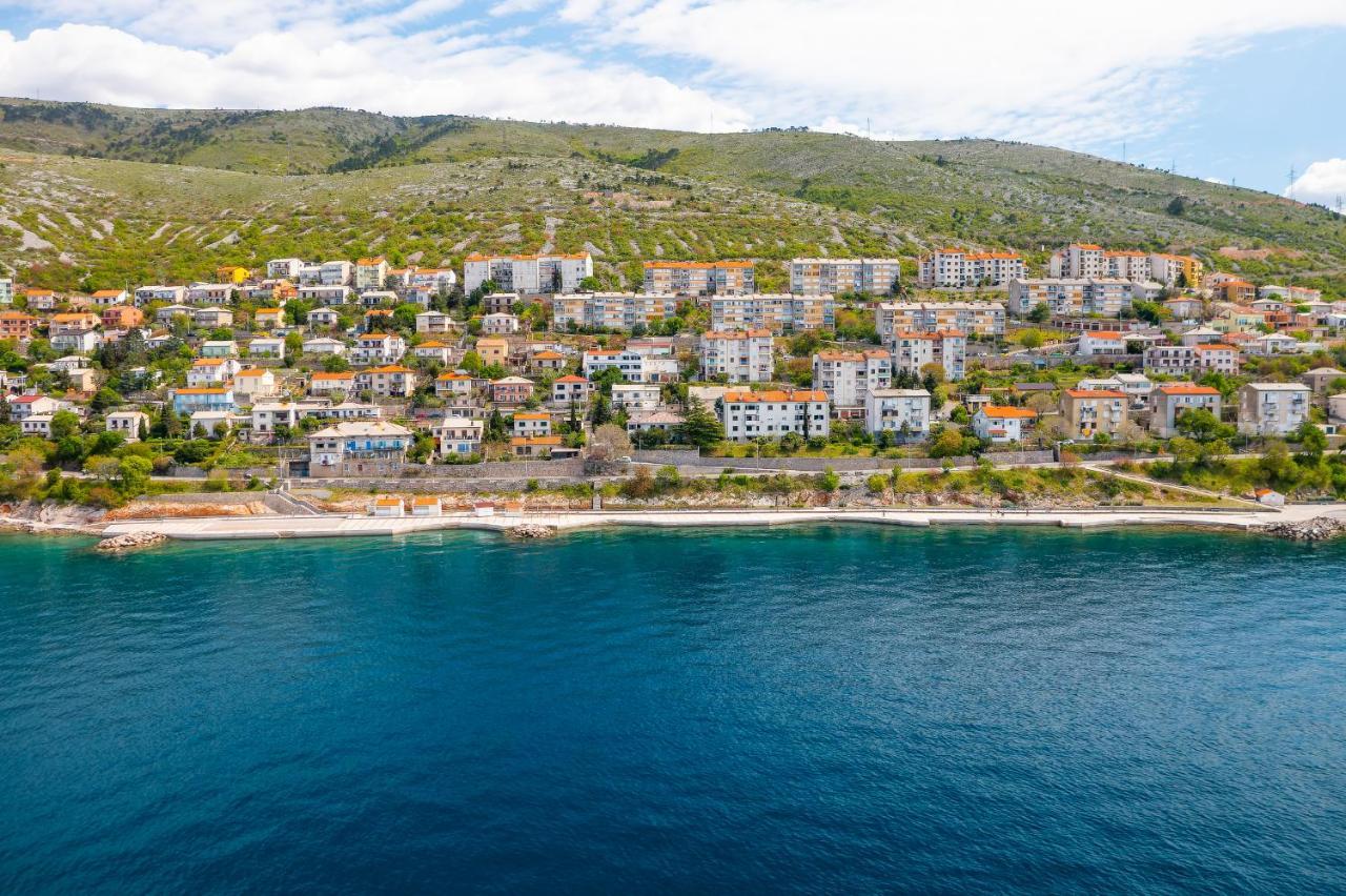 Apartments By The Beach Adela Senj Senj  Dış mekan fotoğraf